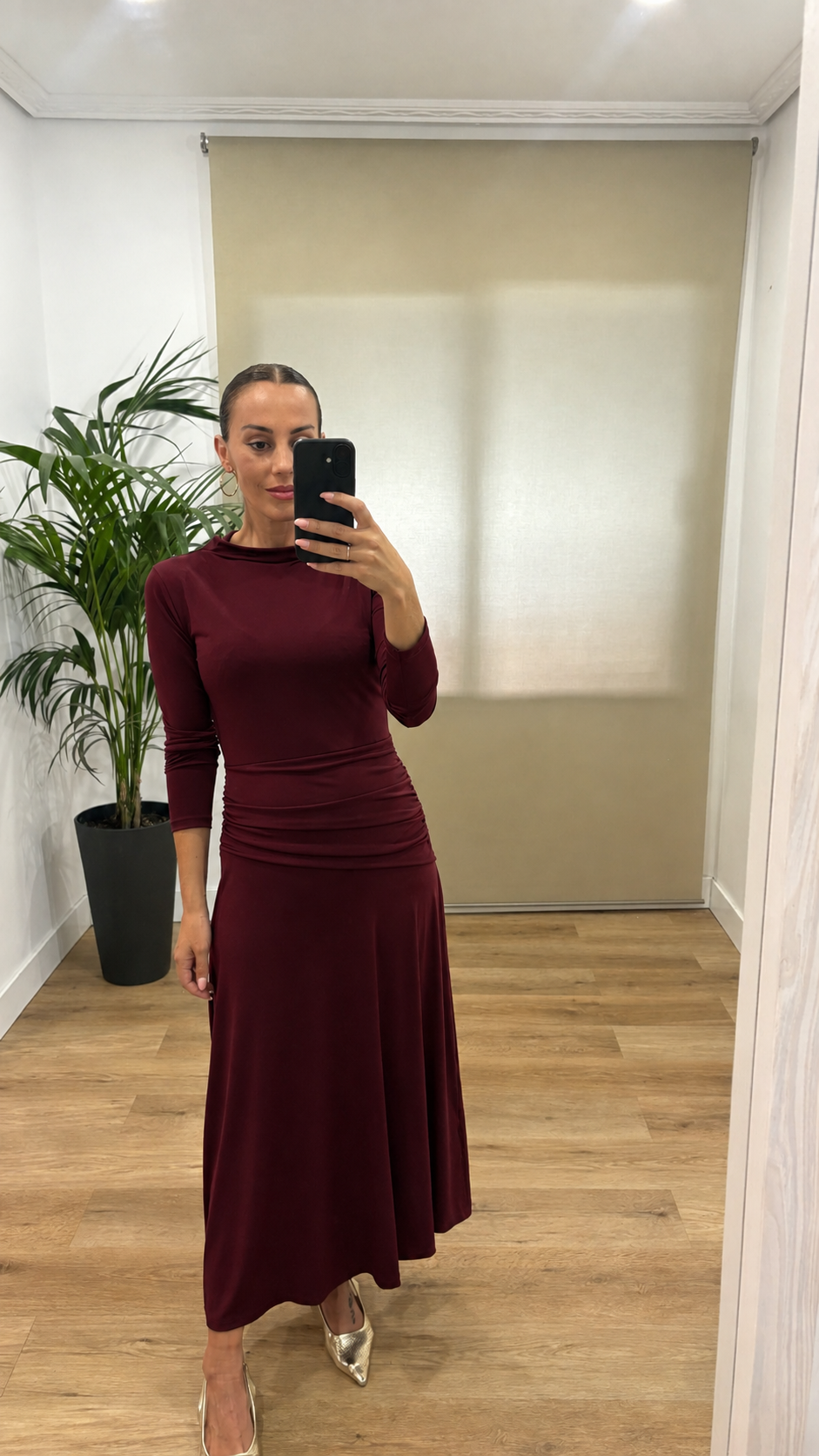 Vestido Rosana-frontal- granate Vestido Rosana-frontal- granate | modo, casual, complementos, fiesta, tienda de moda, estilo | Tu Estilo en Rosa