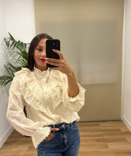 Camisas | Camisa Eli-beige-puntillas-volante | Tu Estilo en Rosa