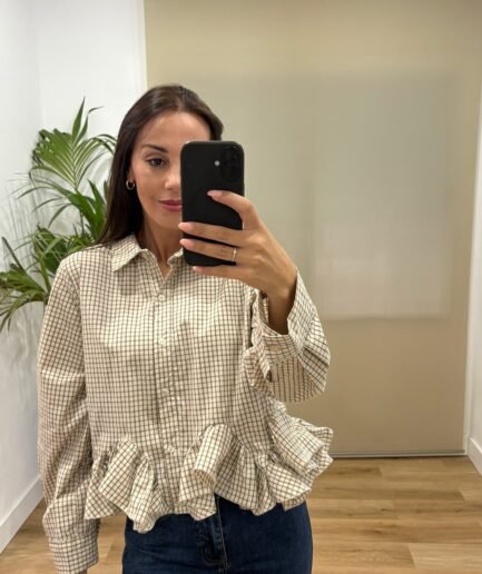 Casual | Camisa Ana-volante-beige | Tu Estilo en Rosa