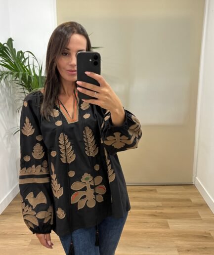 Casual | Camisa Sonia-bordada-negra | Tu Estilo en Rosa