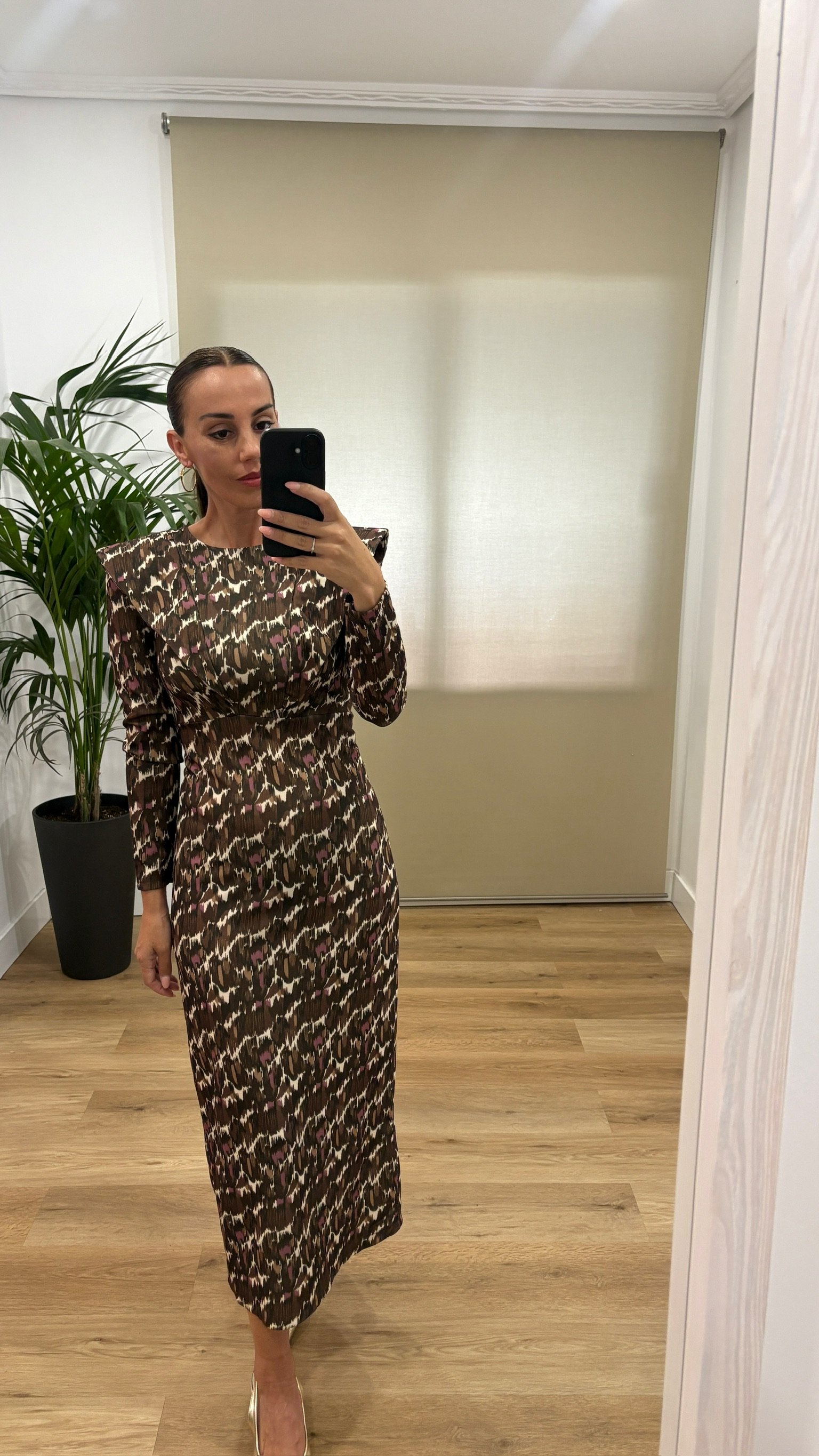 Vestidos | Vestido Vanesa-frontal-marron | Tu Estilo en Rosa