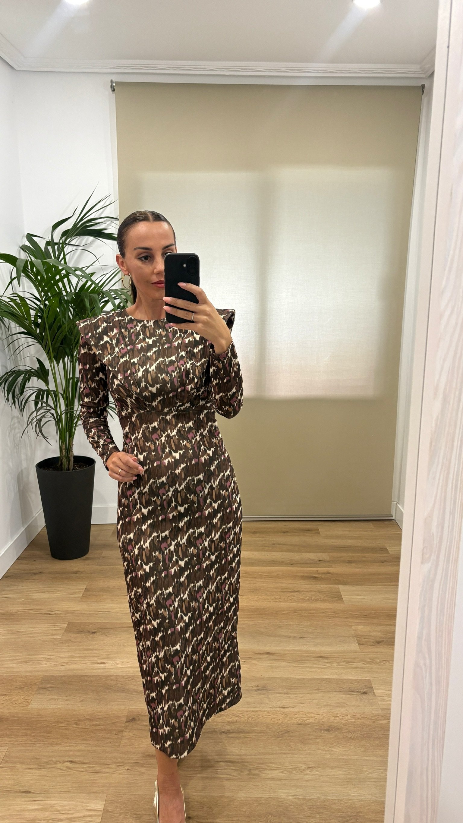 Vestidos | Vestido Vanesa-frontal-marron | Tu Estilo en Rosa